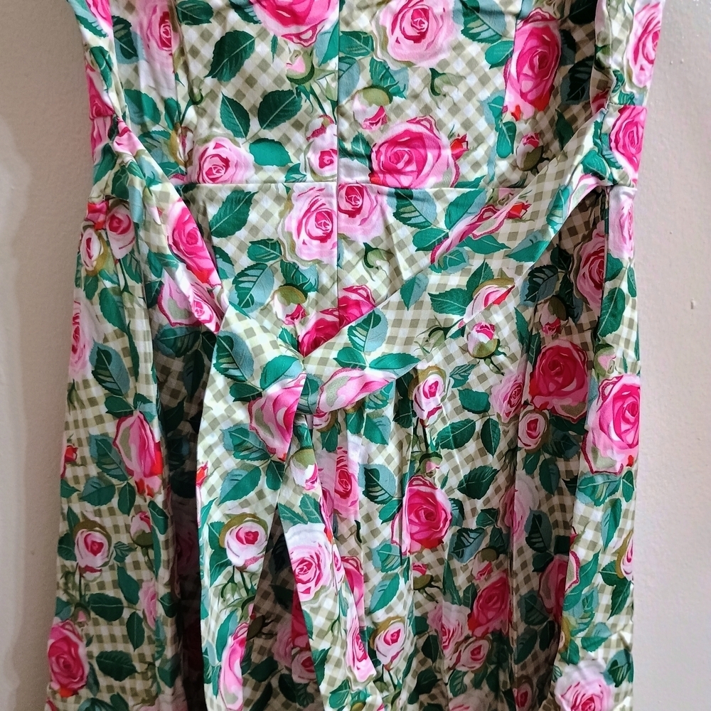 Elegant Floral Midi Dress in Pink and Green - Picture 2 of 7